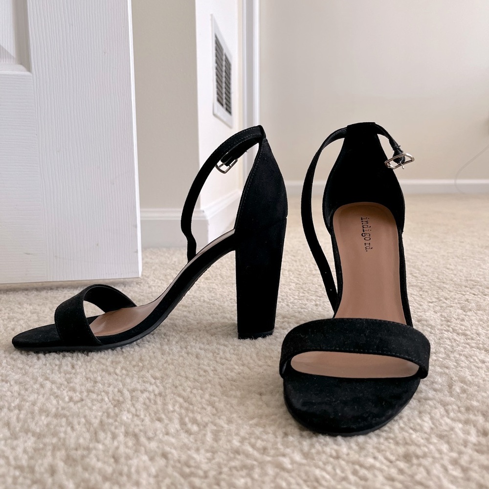 Women’s black suede block 3in heel. Size 7M